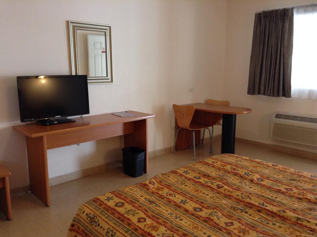 Hotel Del Sol Guaymas Oda fotoğraf